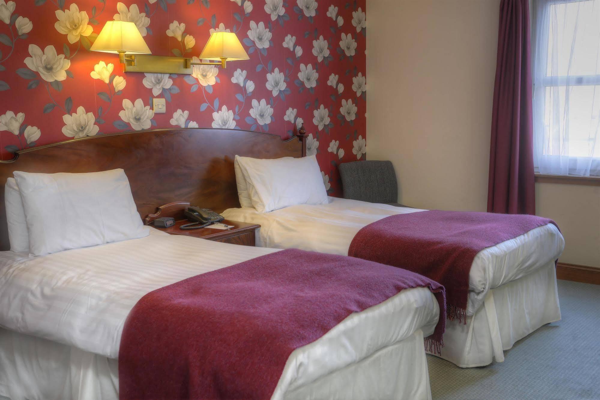 Best Western The Crianlarich Hotel Exterior photo