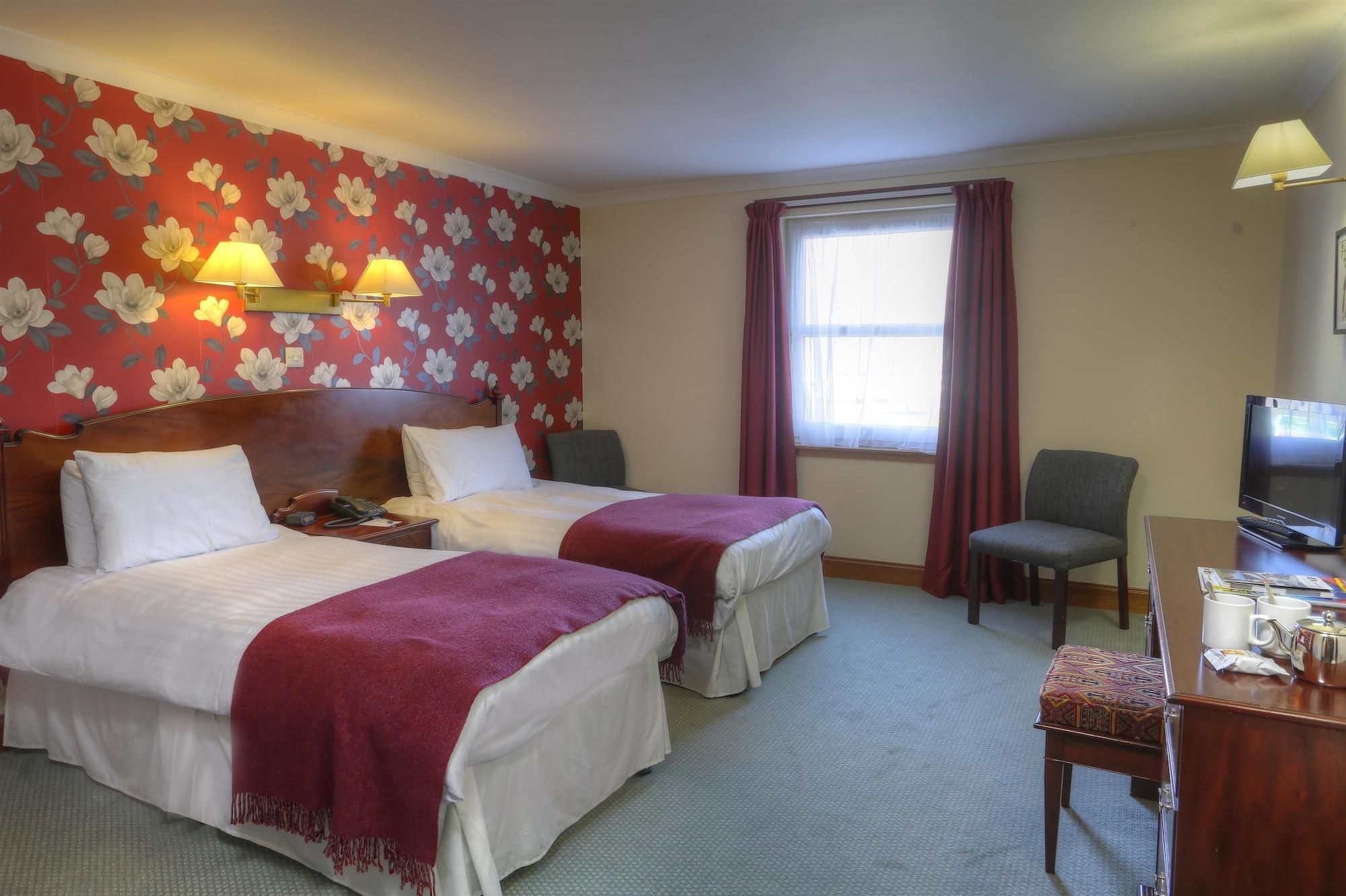 Best Western The Crianlarich Hotel Exterior photo