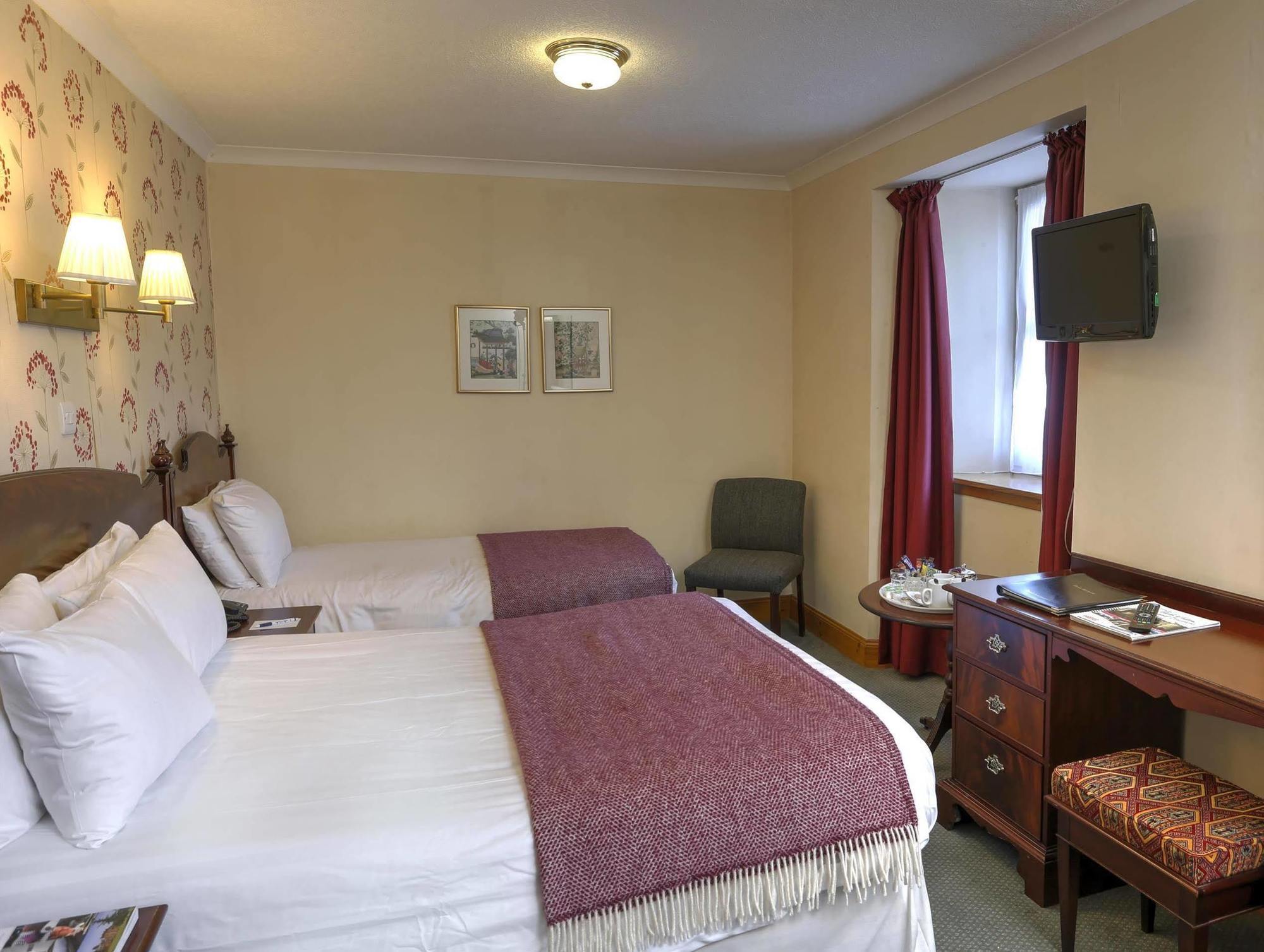 Best Western The Crianlarich Hotel Exterior photo